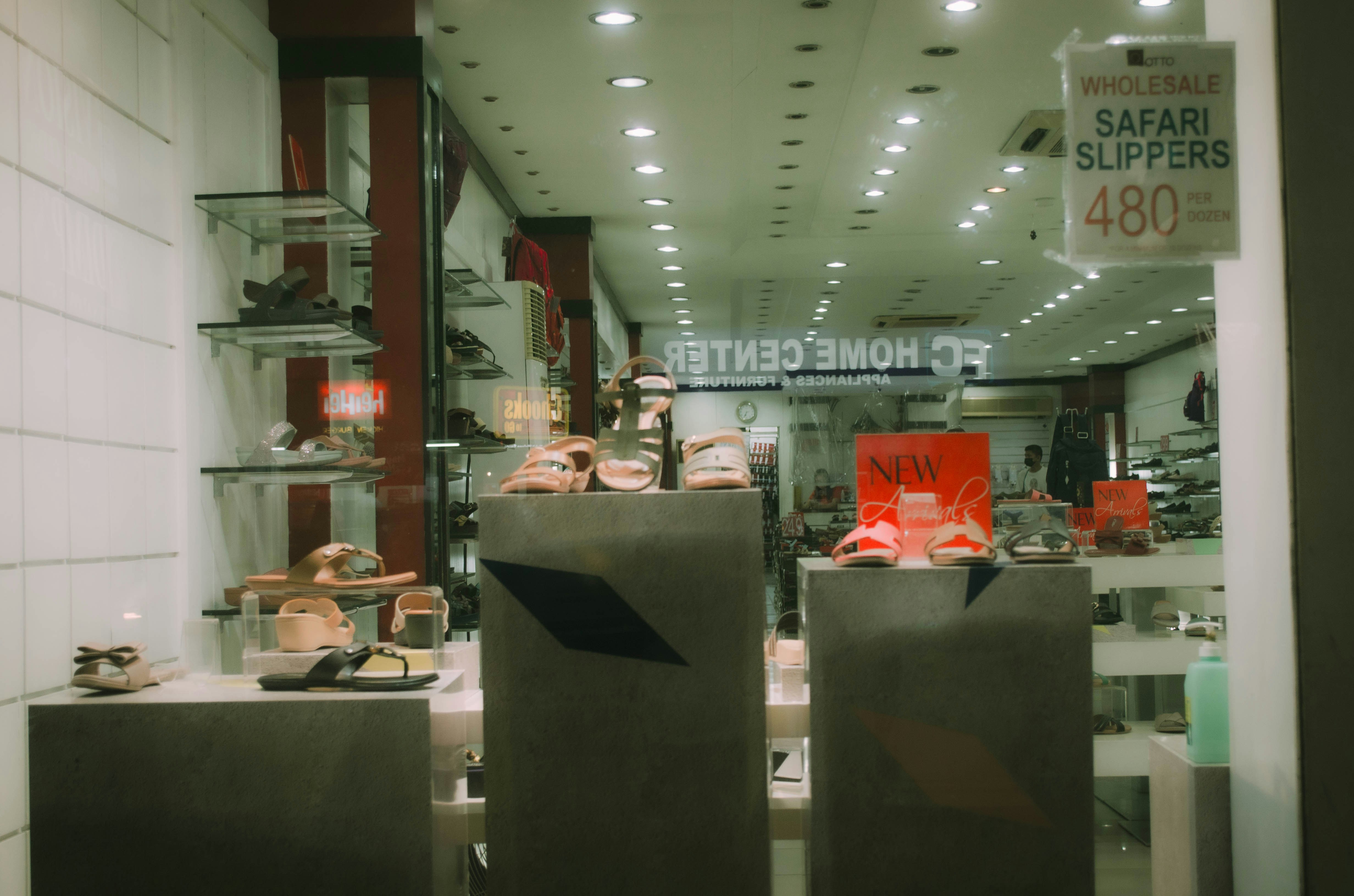 Retail & E-commerce